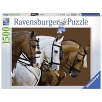 Ravensburger puzzle (slagalice)- Dva braon jedan beli konj